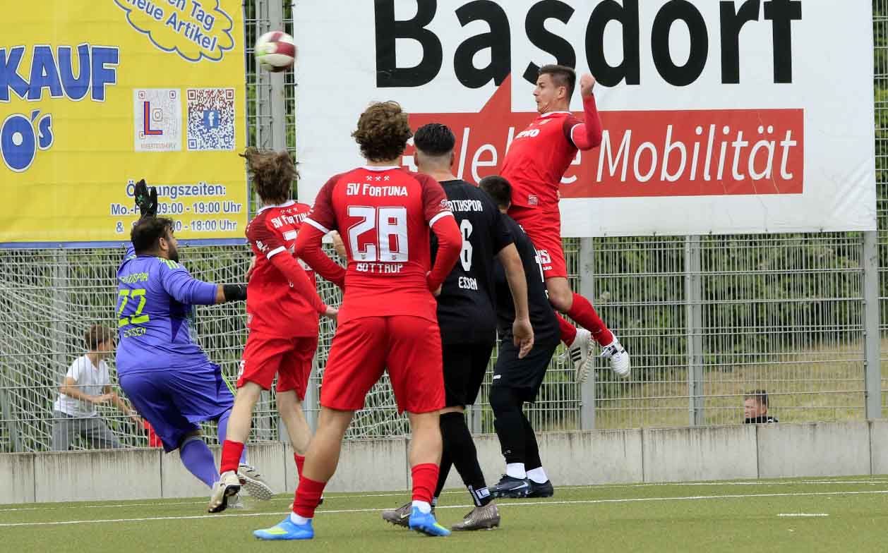 Fortuna verabschiedet sich mit einem 8:4-Spektakel